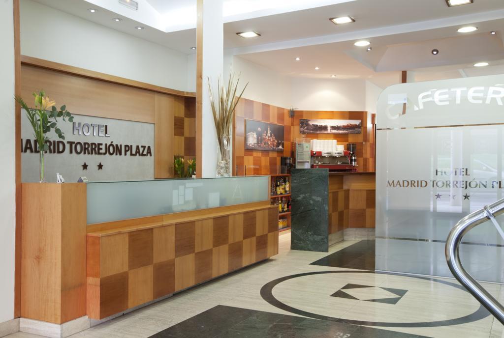 Hotel Madrid Torrejon Plaza Torrejon de Ardoz Exterior photo